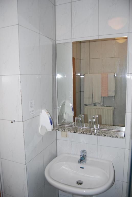 Landhotel St. Gereon Nackenheim Kamer foto